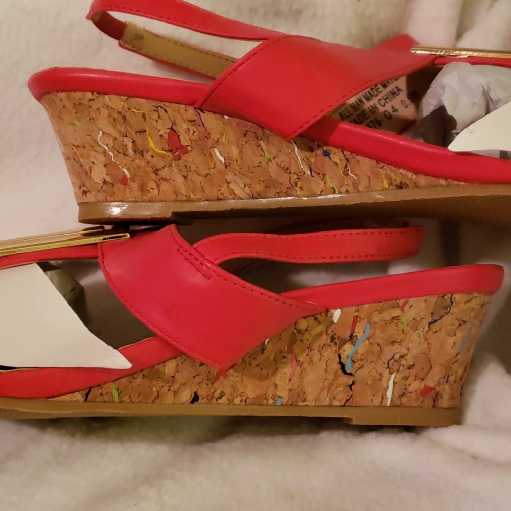 Shoes - Picture 4 of 8